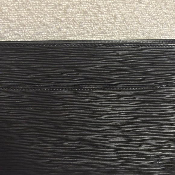 Louis Vuitton Epi Pochette Homme w/ entrupy cert - Picture 2 of 7